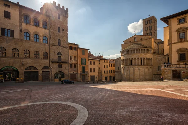 Piazza Grande a fő tér a toszkán Arezzo city, Olaszország — Stock Fotó