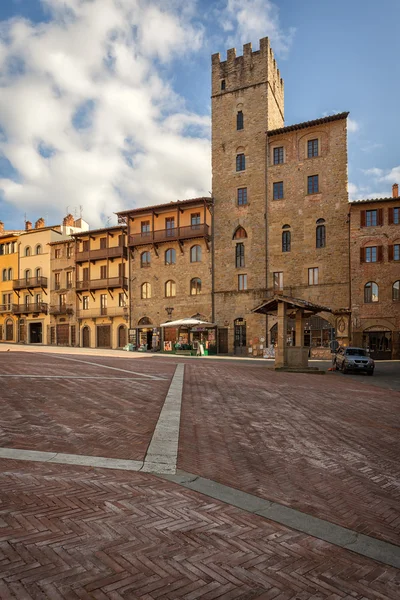 Piazza Grande a fő tér a toszkán Arezzo city, Olaszország — Stock Fotó