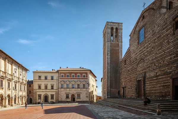Ο καθεδρικός ναός της Santa Maria Assunta σε Μοντεπουλτσιάνο, Ιταλία — Φωτογραφία Αρχείου