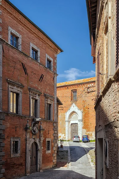 Keskeny utca, Montepulciano, Olaszország — Stock Fotó