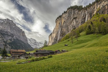 İsviçre 'deki Lauterbrunnen Vadisi