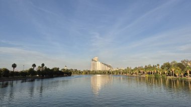 Seyhan Riverbank 'a bakan Iconic Modern Sheraton Oteli