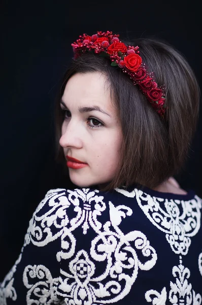 Wreath on girl head. Young beautiful woman portrait with long ha — Stok fotoğraf