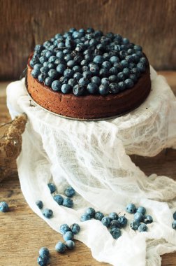 Çikolatalı kek ile buzlanma, yaban mersini. Choc ile çikolatalı kek