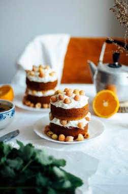 Ahududu kek. Raspberr ile kaplı bir kek closeup