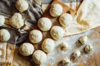  Hazırlama buns ekmek. Rustik tarzı. Ev yapımı br için malzemeler