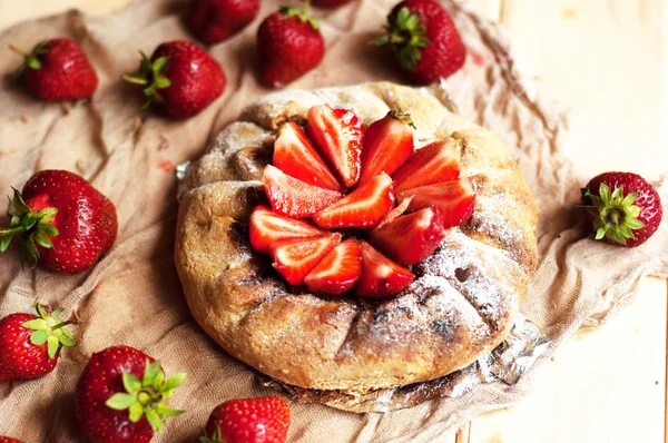 Tarta de fresa, tarta de fresa, mermelada de fresa. servir h —  Fotos de Stock