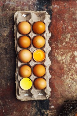 Pişirme kek malzemeler - kase, un, yumurta, yumurta akı, örneğin köpük