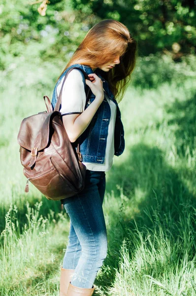 Sommer Mode Porträt von Glamour sinnliche junge stilvolle Dame wir — Stockfoto