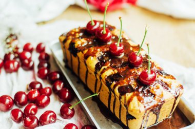 Vişneli tart. Ev yapımı organik Berry Pie blueberrie ile