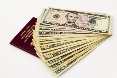 İngiliz pasaportu ve Amerikan Doları