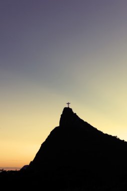 İsa'nın kurtarıcı heykel akşam güneş ışığı altında Rio de Janeiro, Brezilya.