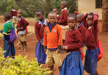 Okuldaki Afrikalı çocuklar