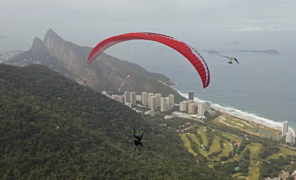 A paragliding Bonifác Pedra rámpa, Rio de Janeiro, Brazília — Stock Fotó
