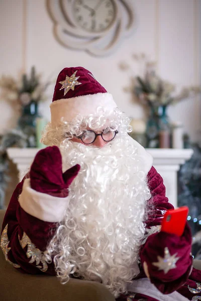 Ritratto Ravvicinato Babbo Natale Personaggio Festivo Invernale Con Occhiali Enorme — Foto Stock