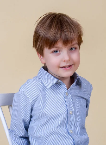 Портрет Милого Маленького Хлопчика Світлим Волоссям Дитина Посміхається Щасливе Дитинство — стокове фото