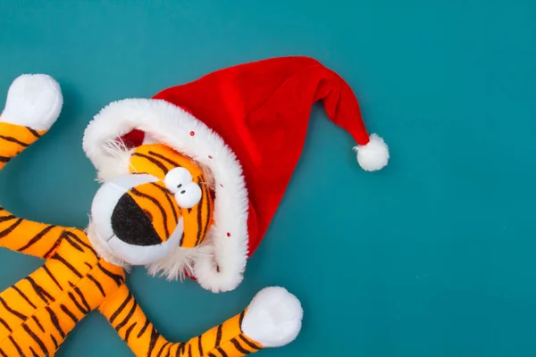 Año Del Tigre 2022 Tigre Juguete Suave Sombrero Santa Claus — Foto de Stock
