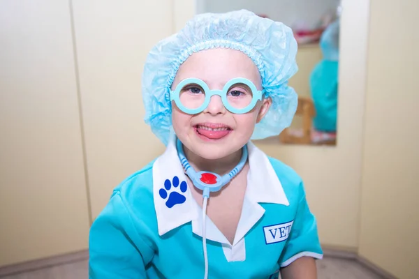 Jongen Met Syndroom Portret Van Een Genetisch Gehandicapt Kind Een — Stockfoto