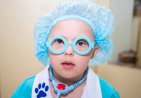 Jongen Met Syndroom Portret Van Een Genetisch Gehandicapt Kind Een — Stockfoto