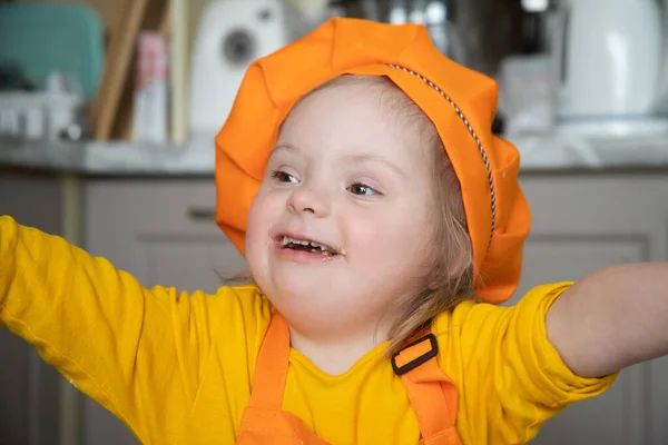 Niño Con Síndrome Chef Retrato Una Chica Discapacitada — Foto de Stock