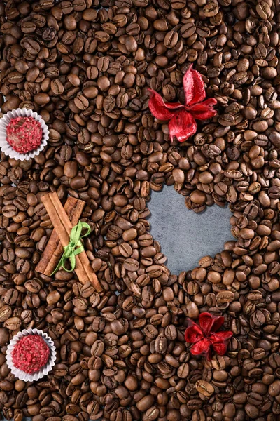 Coffee Beans Coffee Beans Background Red Flowers Red Chocolate Cinnamon — Stock Photo, Image