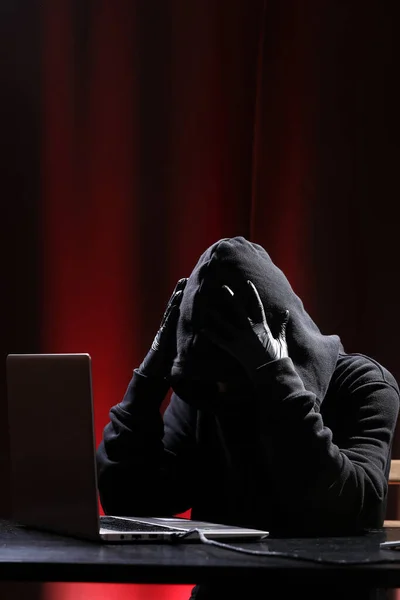 Internationale Hacker Schwarzem Pullover Und Schwarzer Maske Versuchen Die Regierung — Stockfoto