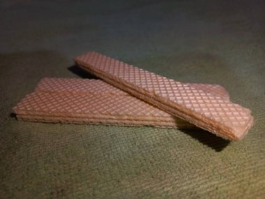 Yeşil Kumaşa Çapraz Gofret Yığını