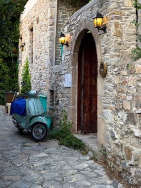 Ege Sokak Güzeli, Eski Veritabanının Çiçek Adlı Taş Evleri. Yüksek kalite fotoğraf