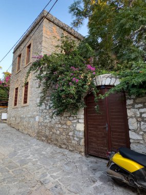 Ege Sokak Güzeli, Eski Veritabanının Çiçek Adlı Taş Evleri. Yüksek kalite fotoğraf