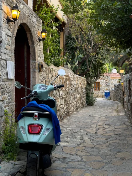Ege Sokak Güzeli, Eski Veritabanının Çiçek Adlı Taş Evleri. Yüksek kalite fotoğraf