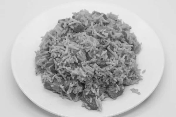Pilaf Traditionelles Gericht Aus Osteuropa Auf Weißem Teller — Stockfoto