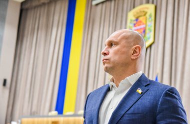 POLTAVA, UKRAINE - 27 Kasım 2020: Poltava Oblast Konseyi toplantısı sırasında Ukraynalı politikacı Ilya Kiva