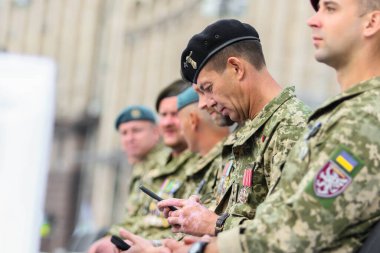 KYIV, UKRAINE - 24 AĞUSTOS 2021: Ukrayna 'nın bağımsızlığının 30. yıldönümü münasebetiyle askeri geçit sırasında Ukrayna ordusu