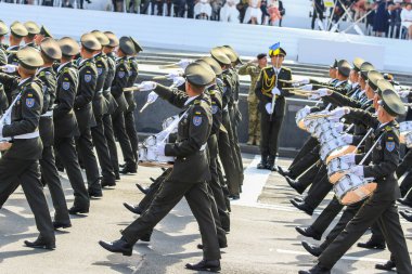 KYIV, UKRAINE - 24 AĞUSTOS 2021: Ukrayna 'nın bağımsızlığının 30. yıldönümü münasebetiyle askeri geçit sırasında Ukrayna ordusu
