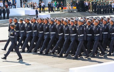 KYIV, UKRAINE - 24 AĞUSTOS 2021: Ukrayna 'nın bağımsızlığının 30. yıldönümü münasebetiyle askeri geçit sırasında Ukrayna ordusu