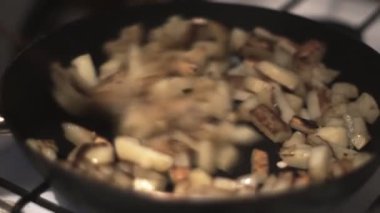 Patates kızartma kız