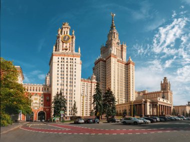 Rusya, Moskova, 30 Eylül 2020. Lomonosov Devlet Üniversitesi 'nin panoramik manzarası, Moskova' da inşaat ve gezi.
