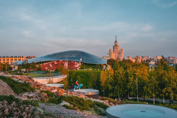 Ryssland Moskva September 2020 Nöjesparken Zaryadye Moskva Panorama Kvällen Staden — Stockfoto