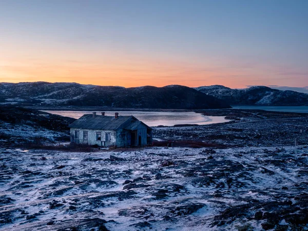 Kış Teriberka Akşam Kutup Manzarası Kayalık Bir Sahilde Harap Olmuş — Stok fotoğraf