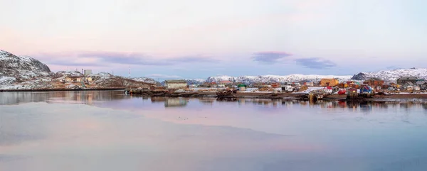 北極漁村の広いパノラマ 冬のTererberkaの素晴らしい景色 ロシア — ストック写真