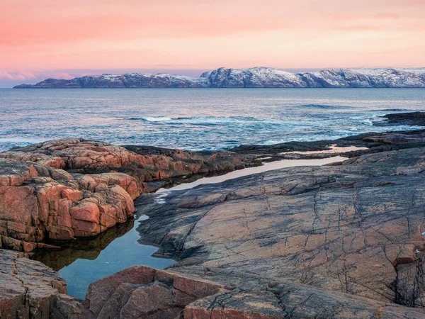 Incroyable Paysage Lever Soleil Avec Blanc Polaire Chaîne Enneigée Montagnes — Photo