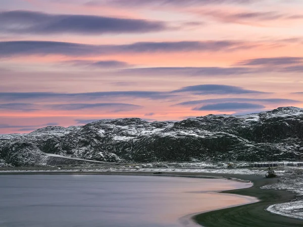 Fond Naturel Ciel Soir Nuages Lenticulaires Sur Les Collines Enneigées — Photo