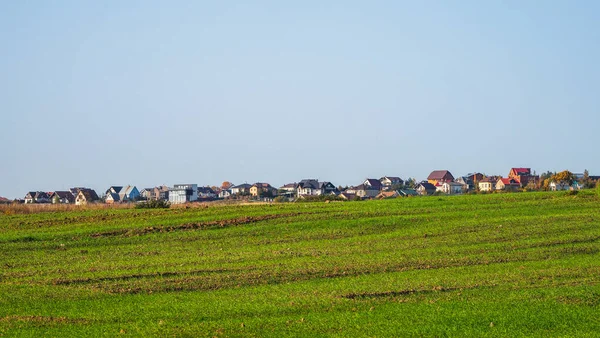 Panoramisch Uitzicht Een Modern Cottage Dorp Een Groen Veld Rusland — Stockfoto