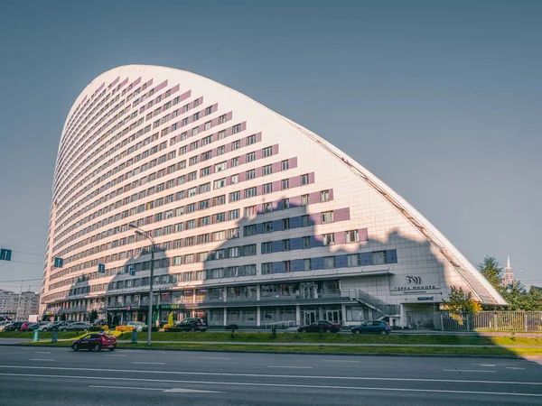 Μόσχα Ρωσία Σεπτεμβρίου 2020 Αρχικό Οβάλ Σύγχρονο Πολυώροφο Κτίριο Στο — Φωτογραφία Αρχείου