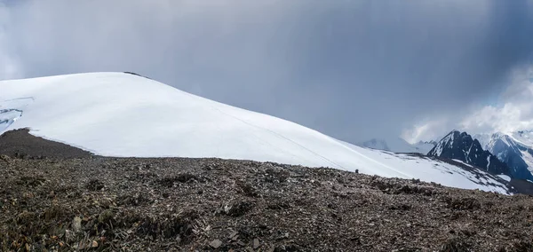 Hegyi Kupola Hegyi Kupola Tetején Három Altai Hegyek Panorámás Kilátás — Stock Fotó