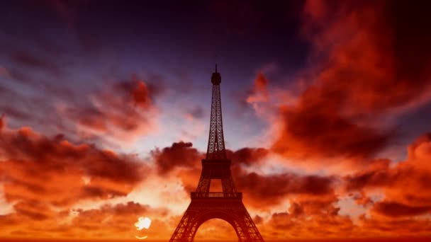 Torre Eiffel en el fondo nubes en movimiento — Vídeos de Stock