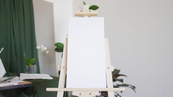 Začni kreslit. Prázdné bílé plátno. Práce představivosti. — Stock video
