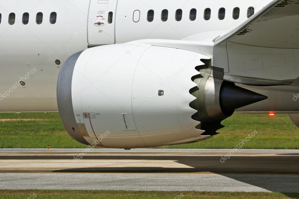 New model airplane engine