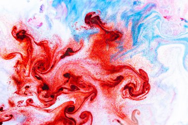 Soyut rengarenk arkaplan. Çok renkli arka plan modası. Suyun üzerinde boya lekeleri var. Akışkan sanat