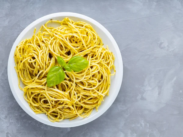 Pasta Sauce Pesto Basil Leaves White Plate Spaghetti Pesto Sauce — Stock Photo, Image